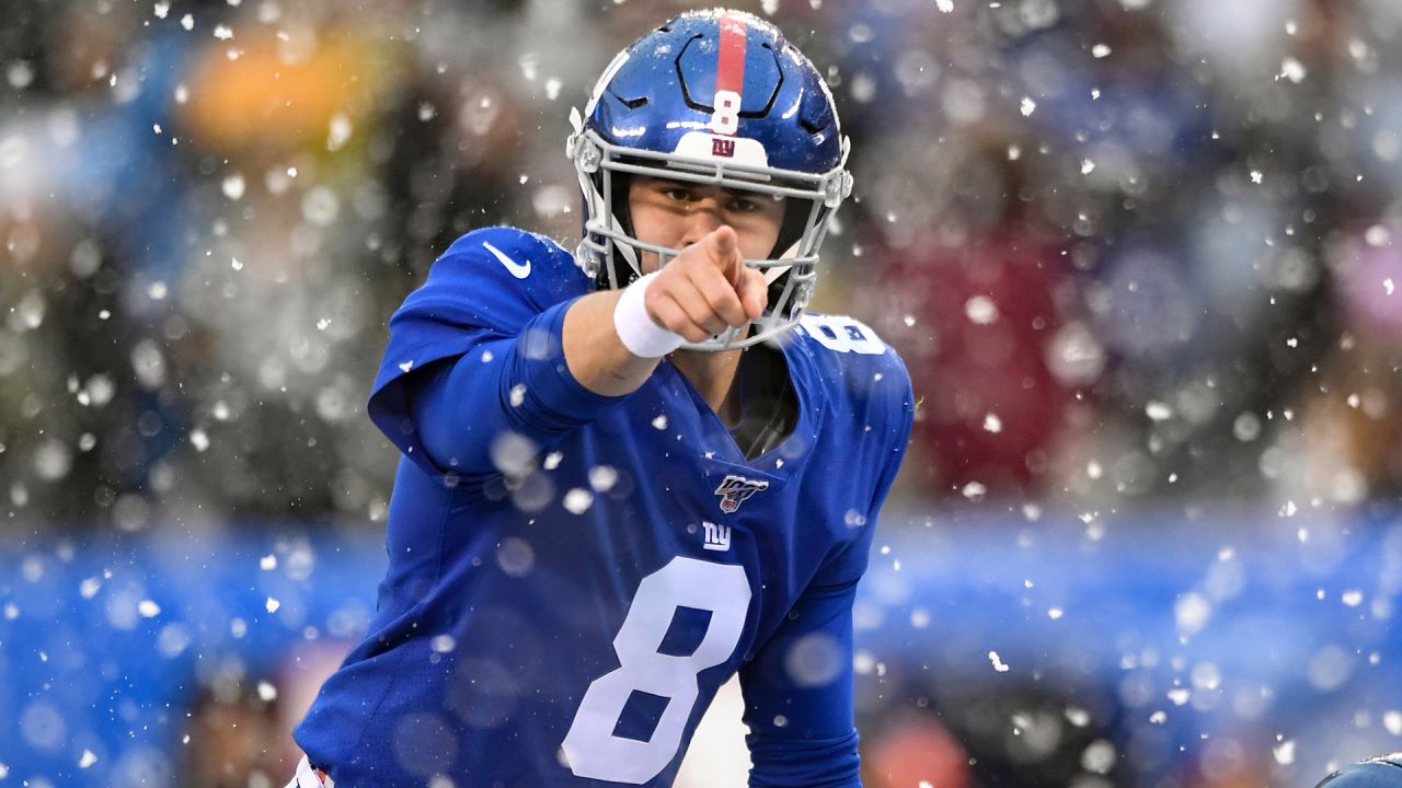 Daniel Jones keeps even keel through the 'storms'